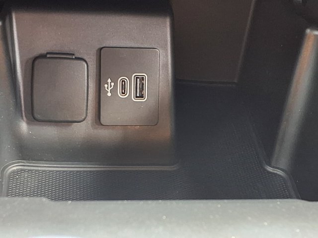 Certified 2025 Ford Explorer ST-Line AWD/4WD image 12