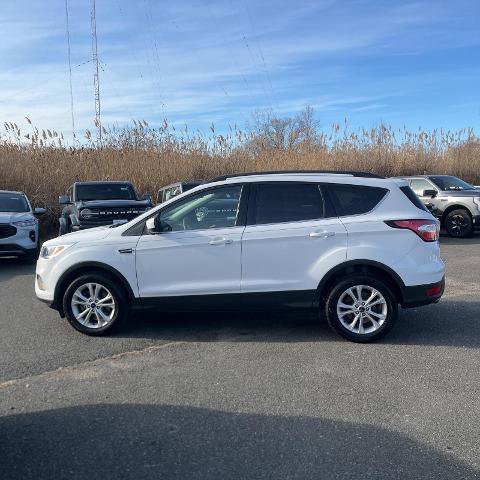 Certified 2018 Ford Escape SE image 2