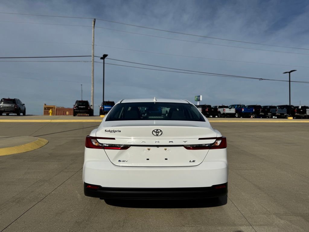 Used 2025 Toyota Camry LE image 4