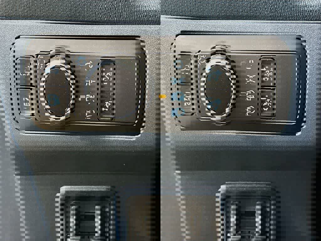 Certified 2025 Ford Maverick Lariat w/ Black Appearance Package image 25