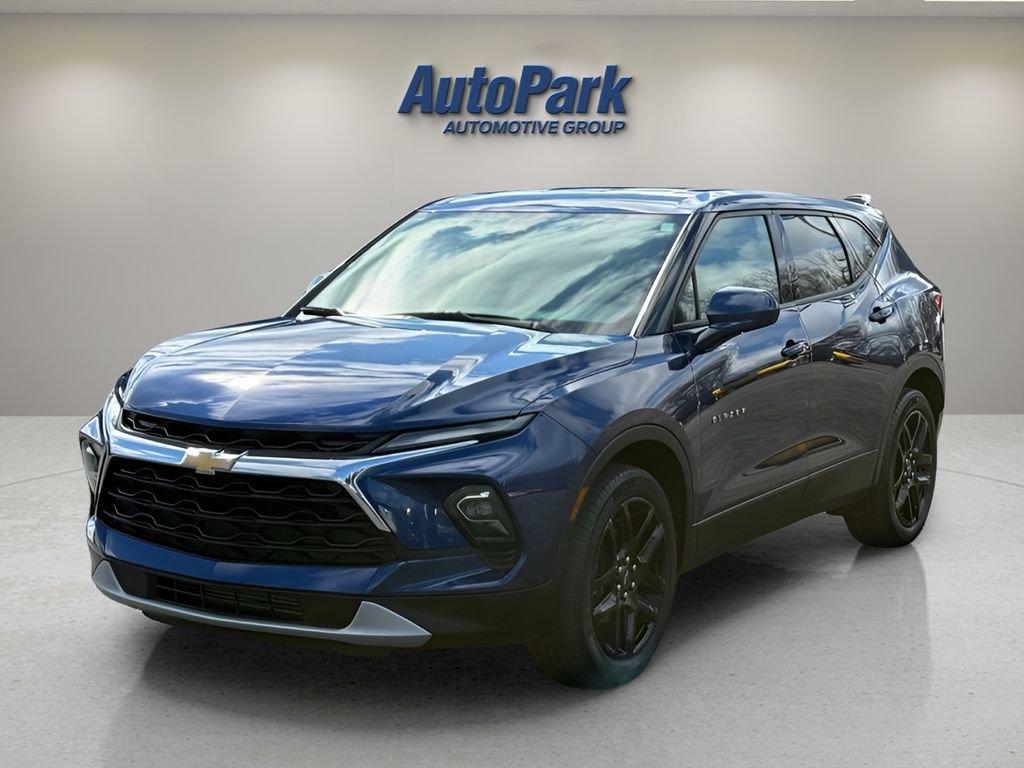 Used 2023 Chevrolet Blazer LT AWD/4WD image 3