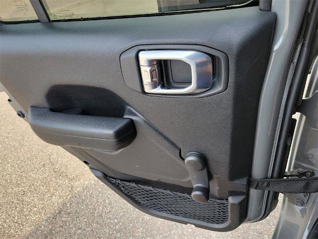 Used 2022 Jeep Gladiator Sport image 13