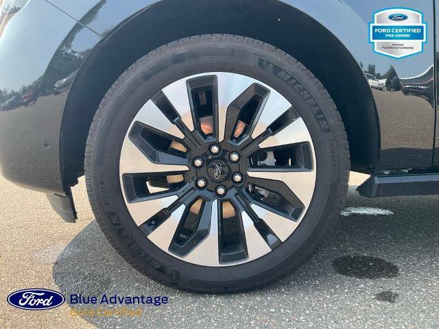 Certified 2025 Ford Expedition Max Platinum w/ Driver's Package AWD/4WD image 32