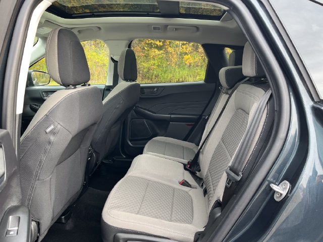 Certified 2022 Ford Escape SE w/ SE Sport Appearance Package AWD/4WD image 16
