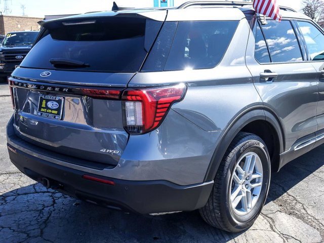 Certified 2025 Ford Explorer Active AWD/4WD image 9