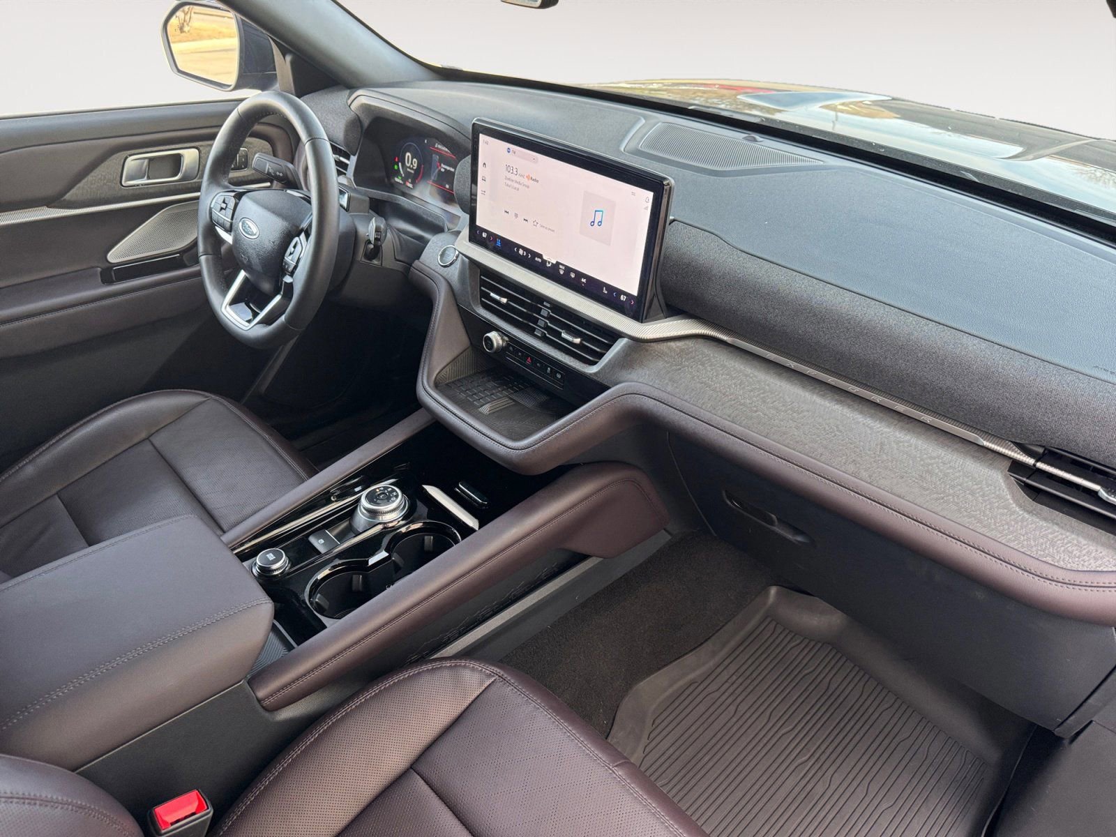 Certified 2025 Ford Explorer Platinum image 15