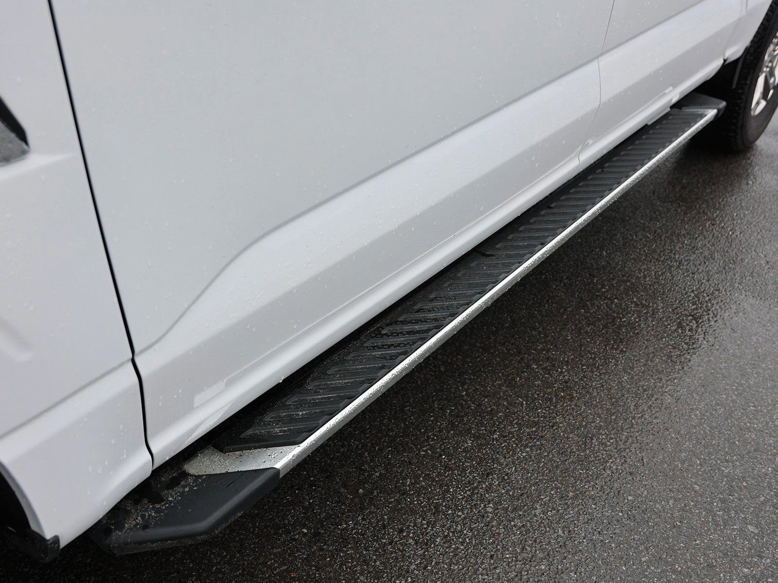 Certified 2022 Ford F150 XLT w/ Equipment Group 302A High image 9