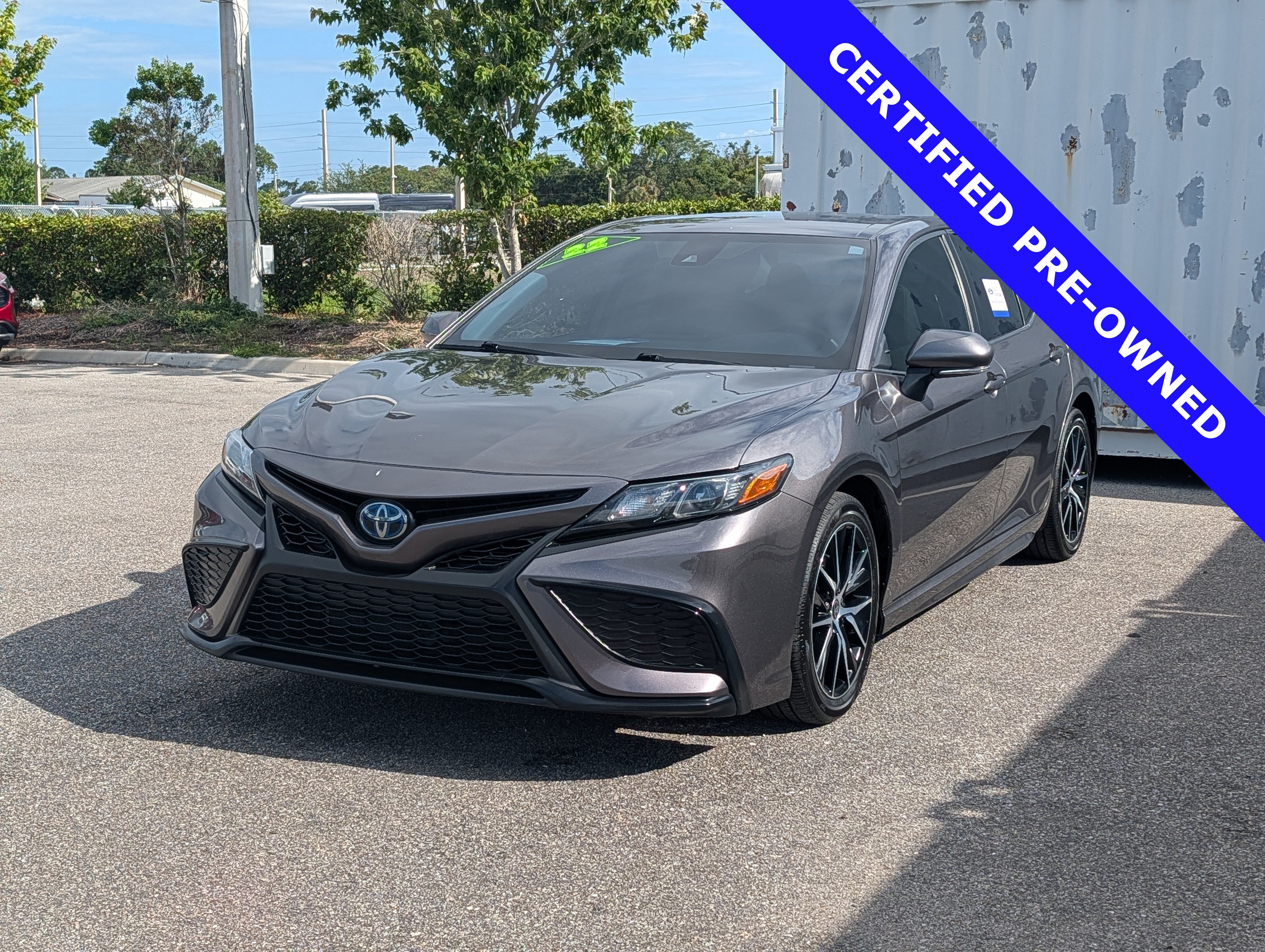 Used 2022 Toyota Camry SE FWD image 7