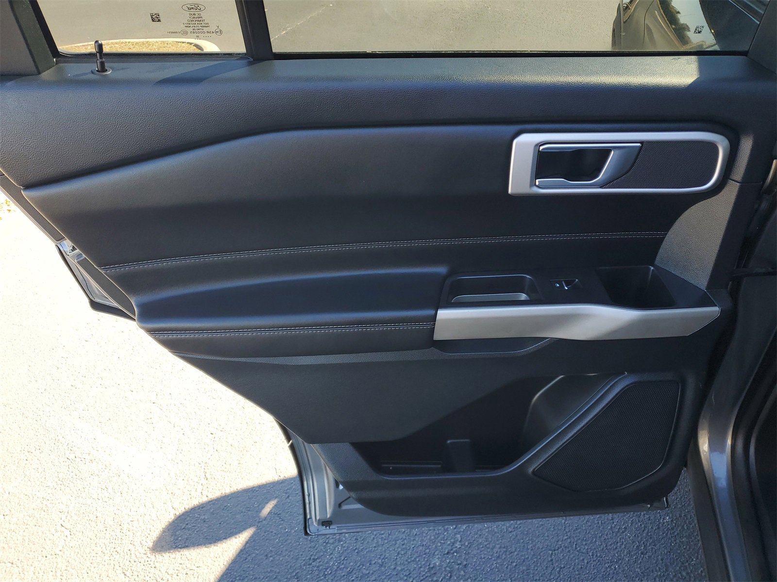 Certified 2022 Ford Explorer XLT w/ Equipment Group 202A image 10