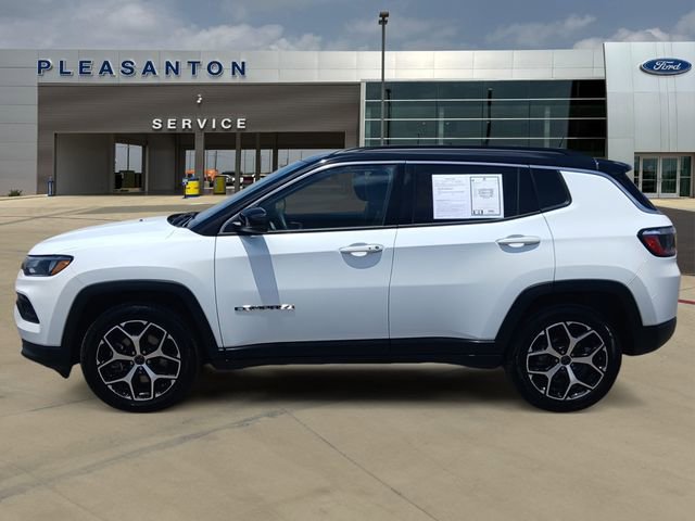Used 2025 Jeep Compass Limited AWD/4WD image 2