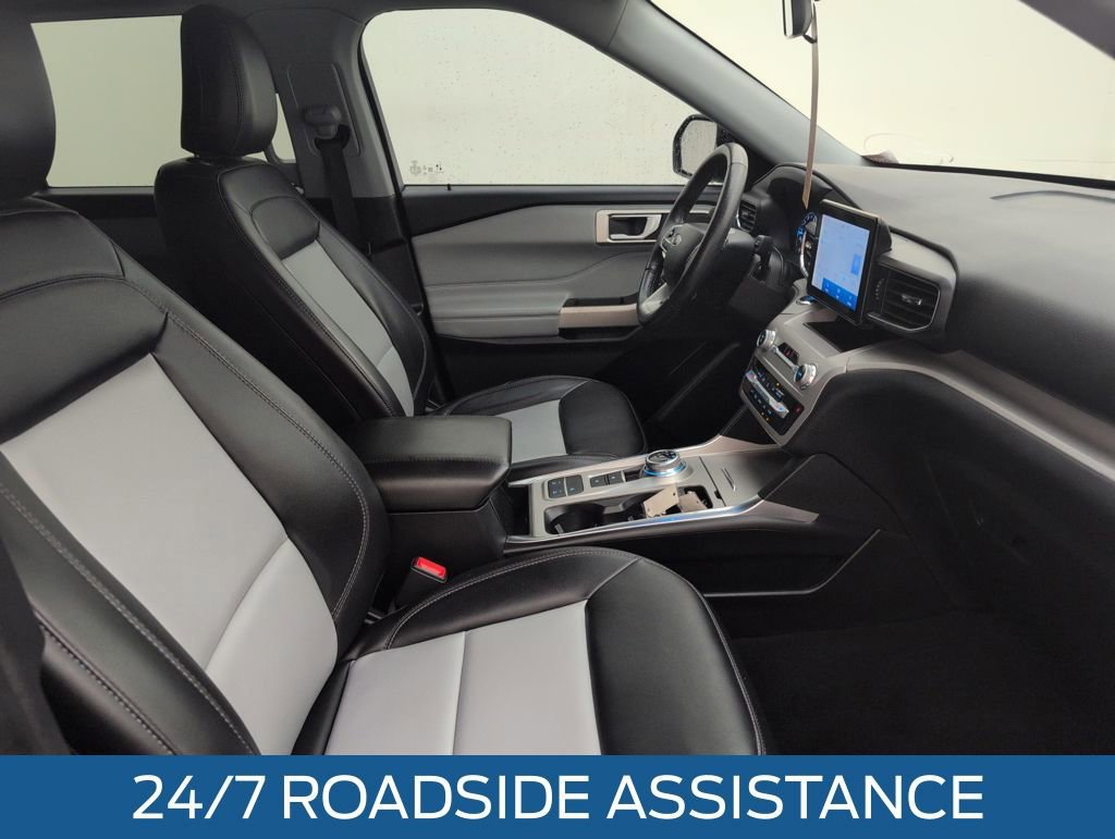 Certified 2023 Ford Explorer XLT w/ Equipment Group 202A image 15