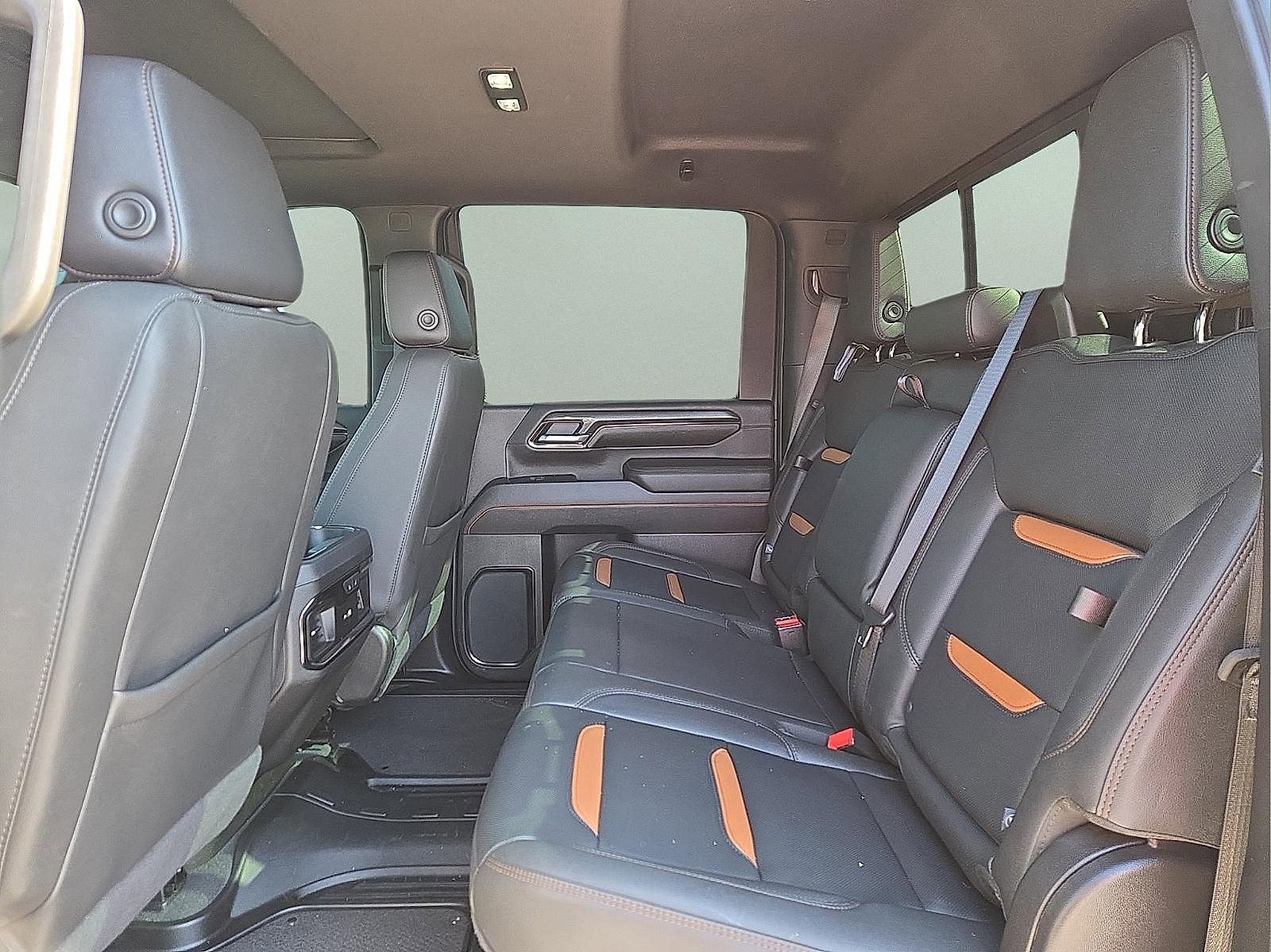 Used 2025 GMC Sierra 2500 AT4 w/ AT4 Premium Plus Package image 10