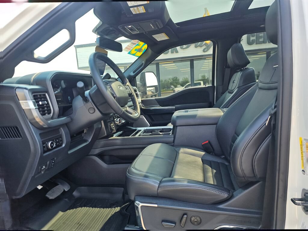 Certified 2025 Ford F450 Platinum w/ Camper Package AWD/4WD image 18