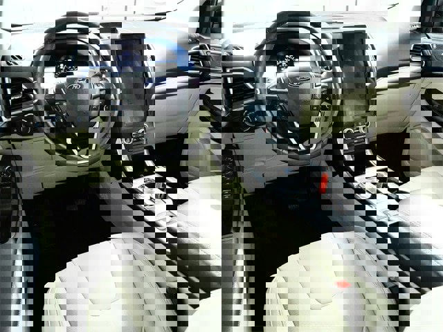 Certified 2022 Ford Edge Titanium w/ Equipment Group 301A image 4