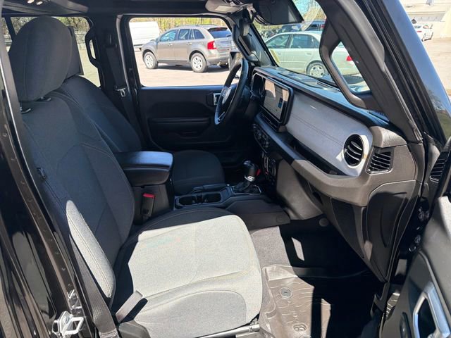 Used 2024 Jeep Wrangler Willys AWD/4WD image 20