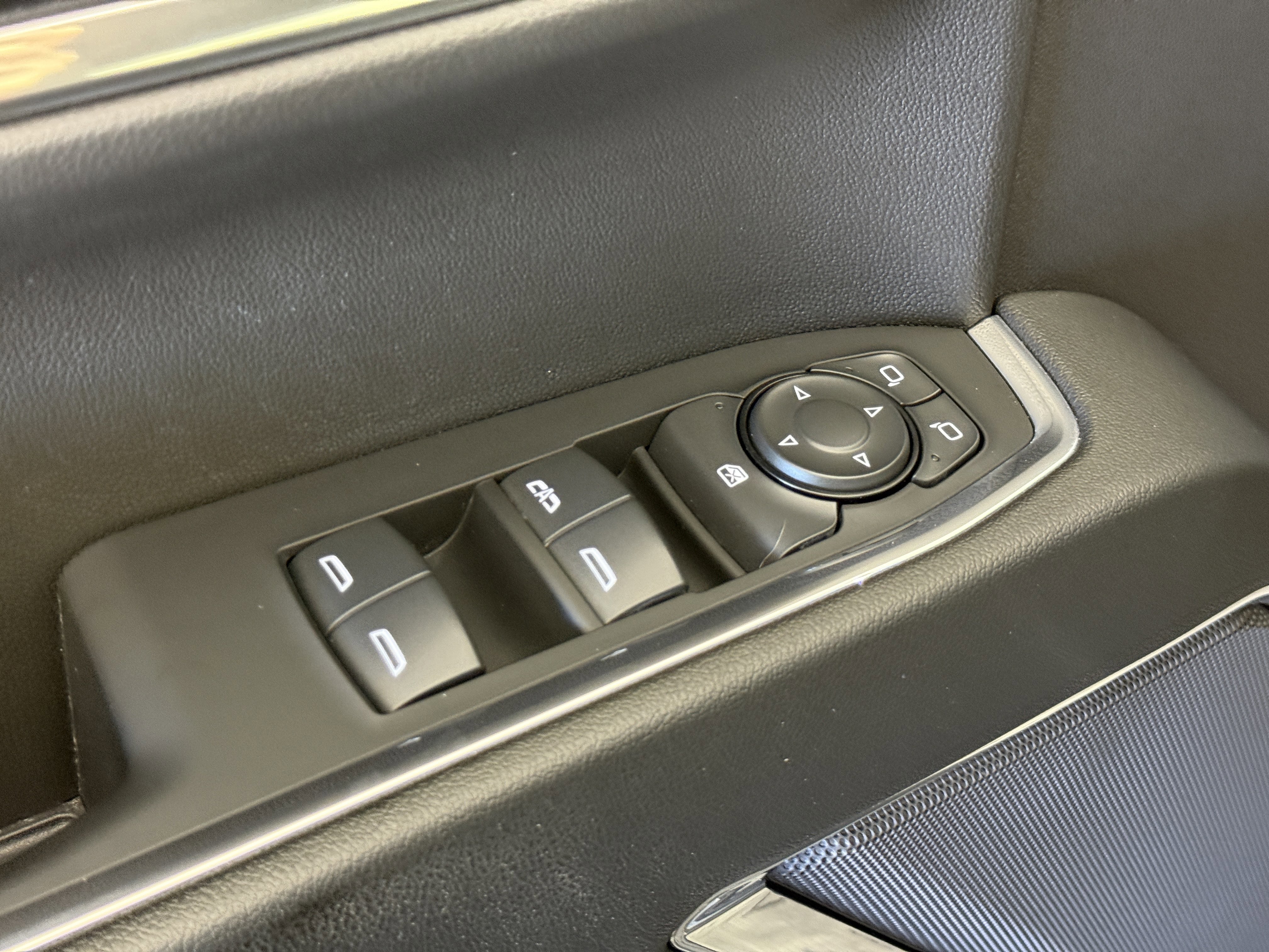 Used 2024 GMC Sierra 1500 Elevation image 16