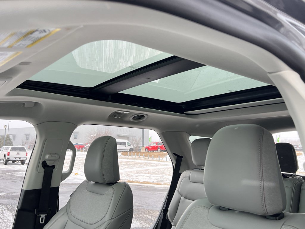 Certified 2025 Ford Explorer Active w/ Active Comfort Package image 19