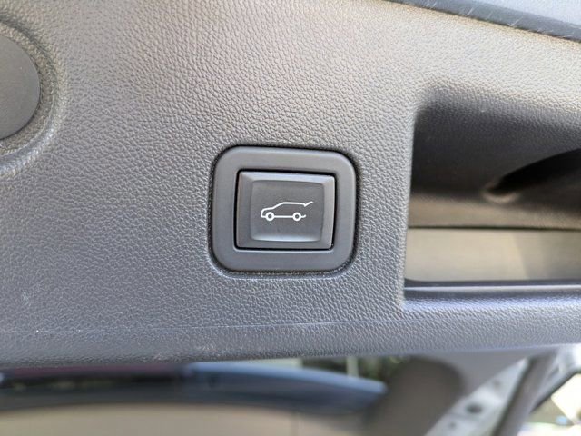 Used 2023 Chevrolet Equinox Premier image 21