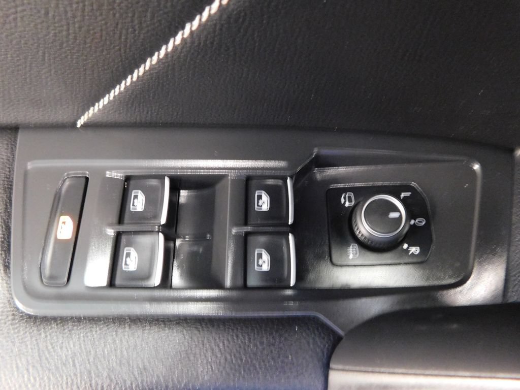 Used 2022 Volkswagen Tiguan SEL R-Line AWD/4WD image 14