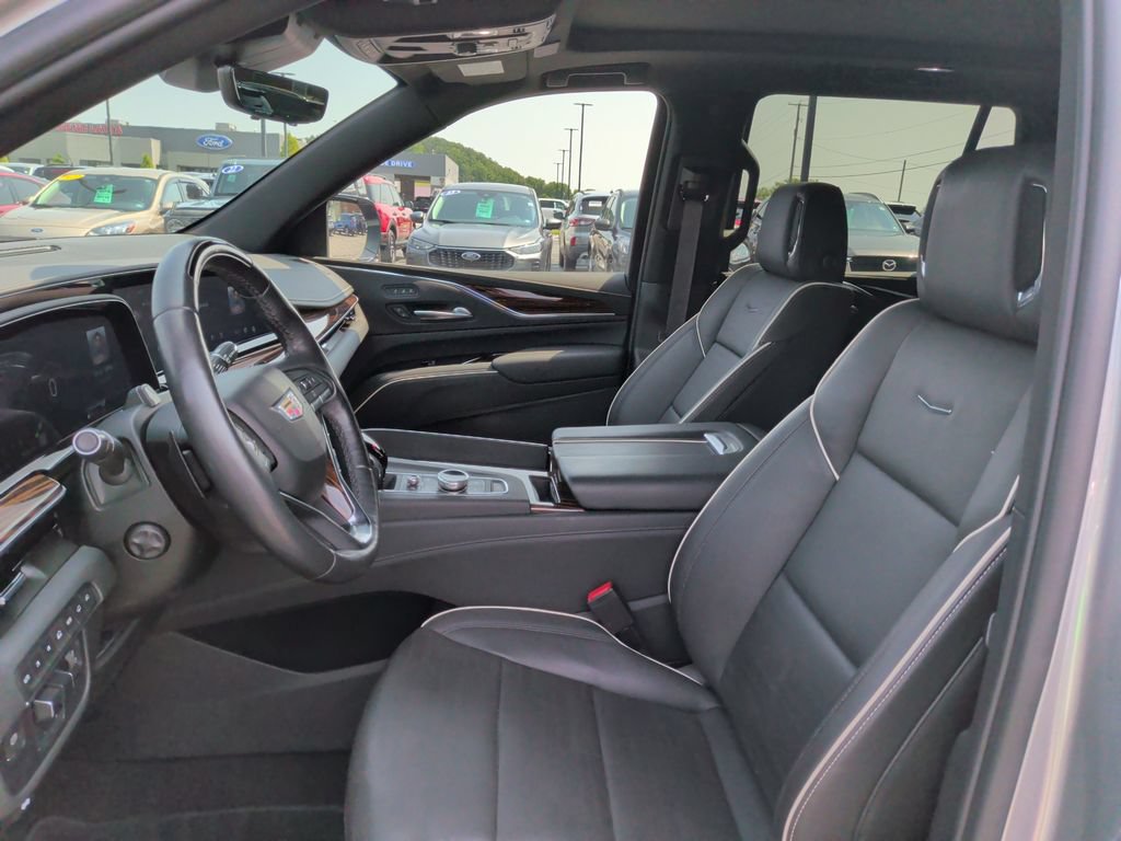 Used 2023 Cadillac Escalade Premium Luxury w/ Performance Package AWD/4WD video 4