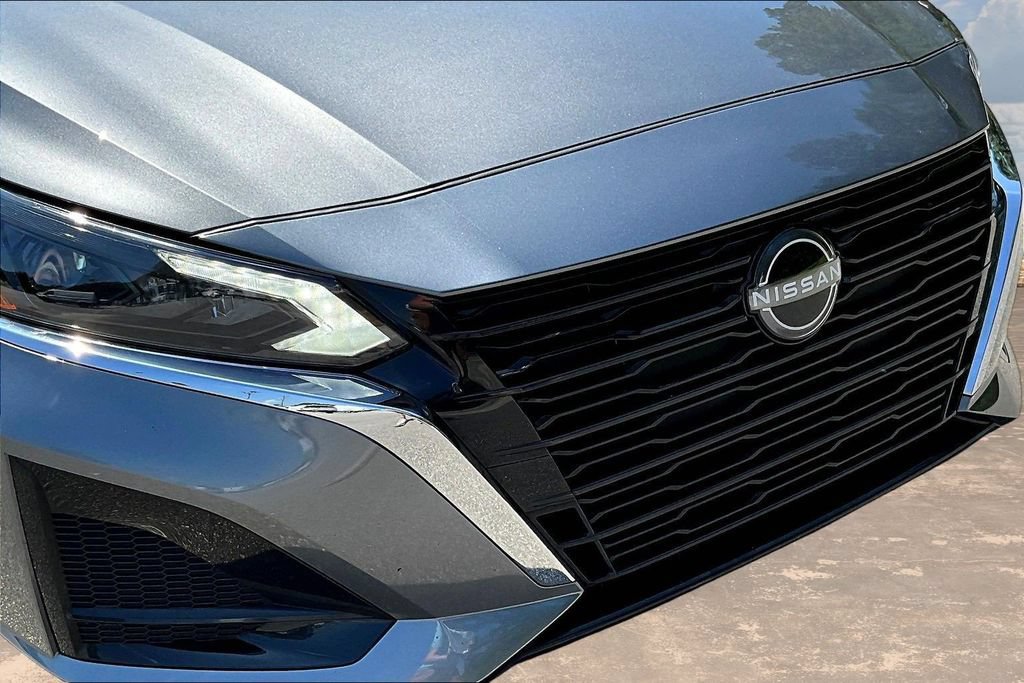 Used 2025 Nissan Altima 2.5 SV FWD image 34