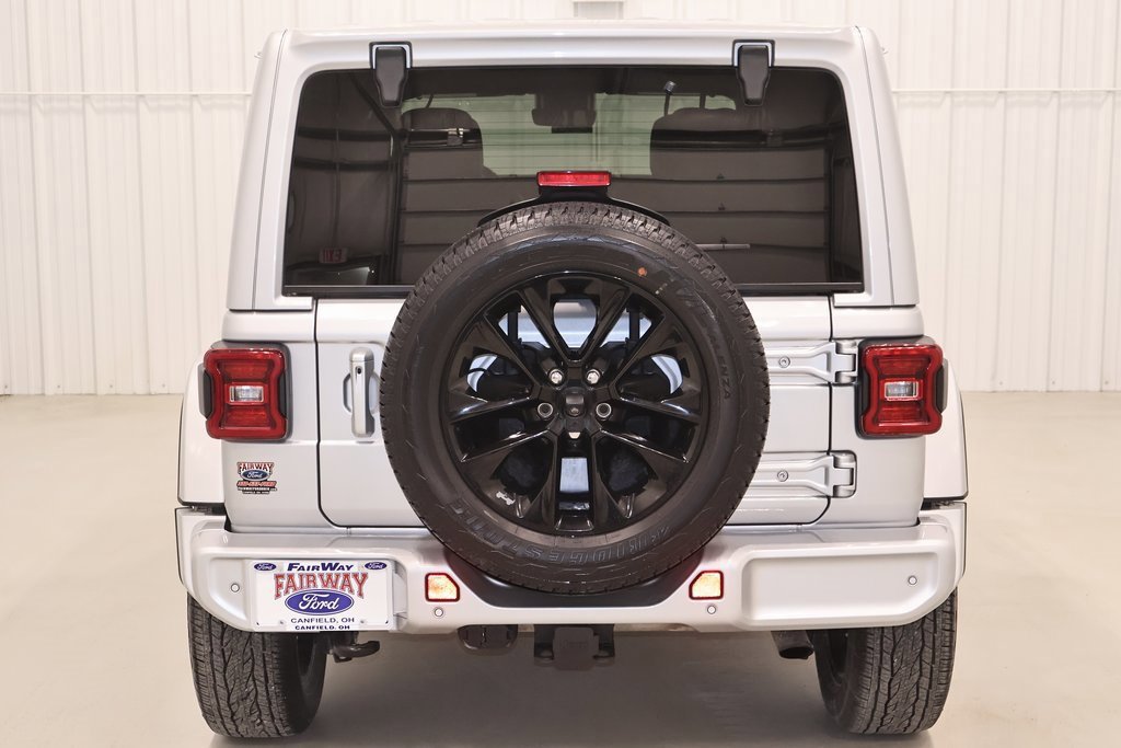 Used 2022 Jeep Wrangler Unlimited Sahara image 5