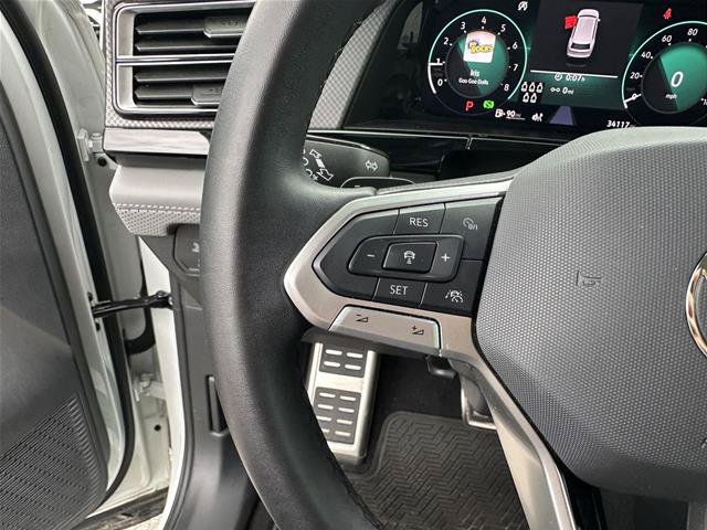 Used 2024 Volkswagen Atlas Peak Edition SE AWD/4WD image 31