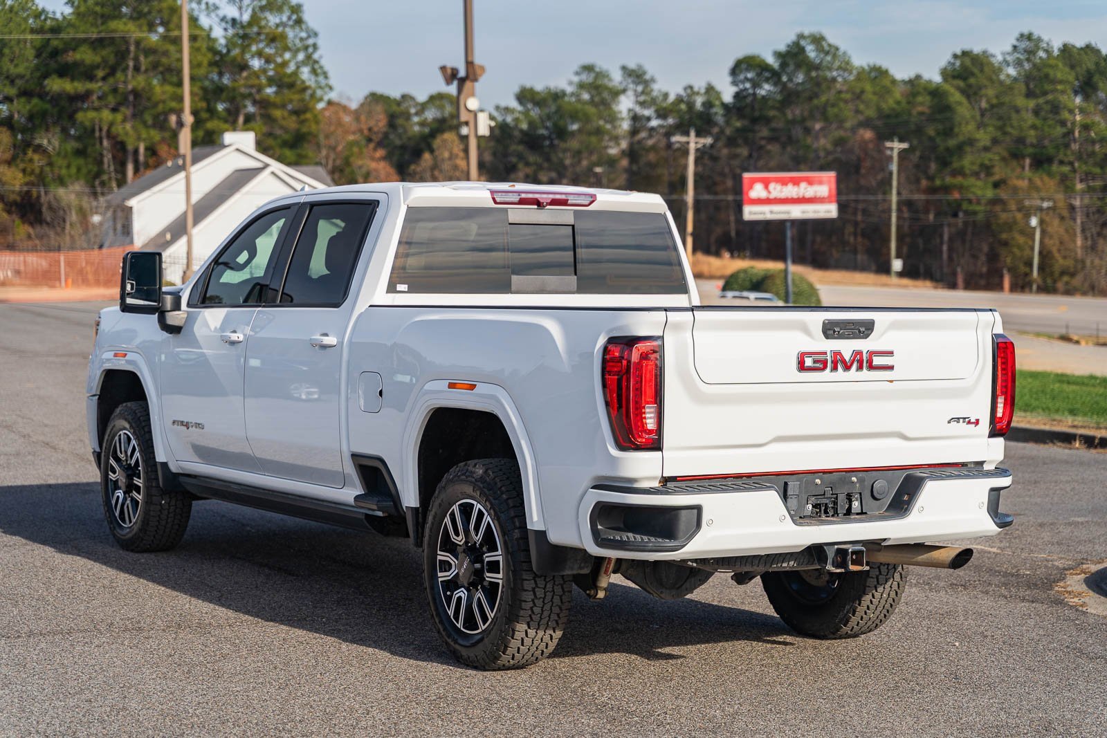 Used 2022 GMC Sierra 2500 AT4 w/ AT4 Preferred Package image 3