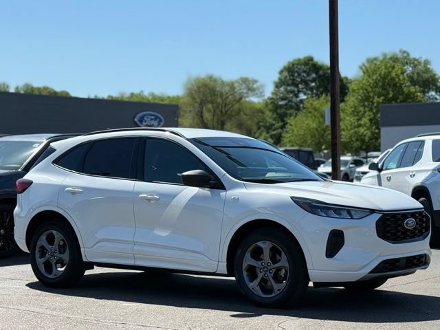 Certified 2023 Ford Escape ST-Line w/ Tech Pack #1 AWD/4WD image 35