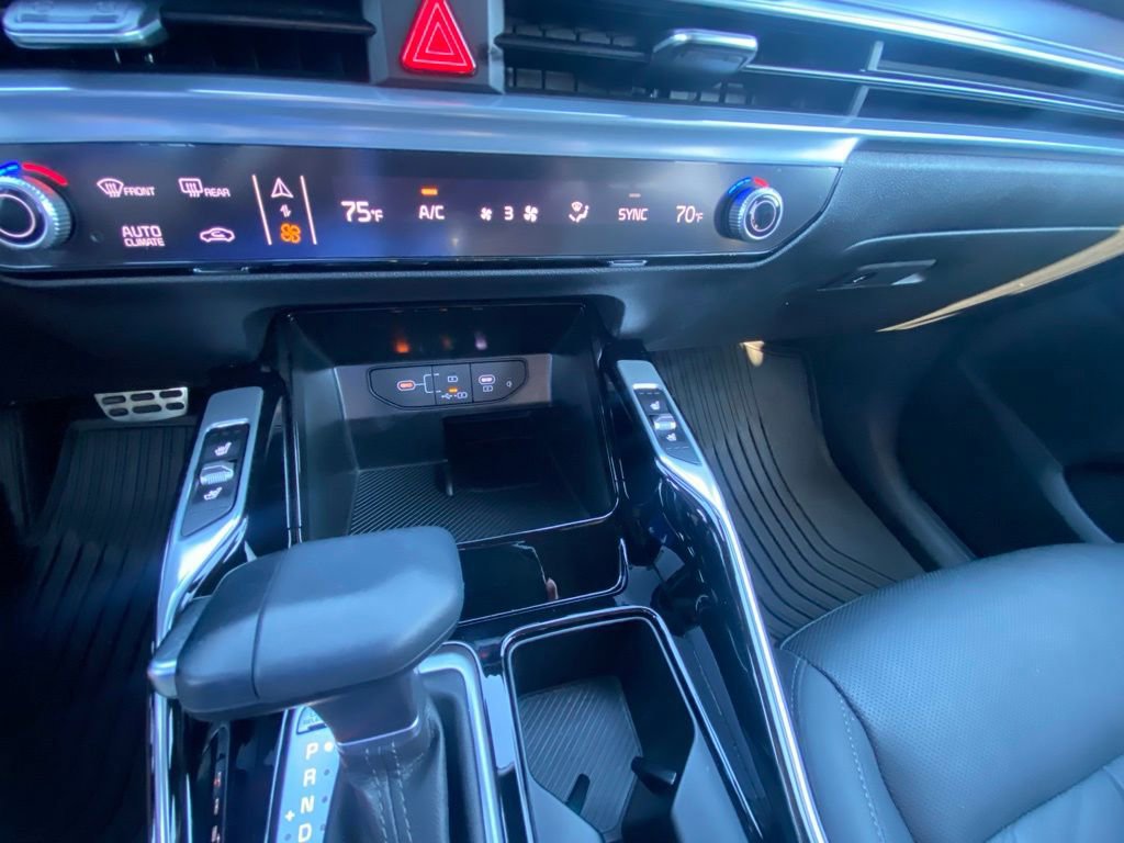 Used 2025 Kia Sorento SX Prestige image 17