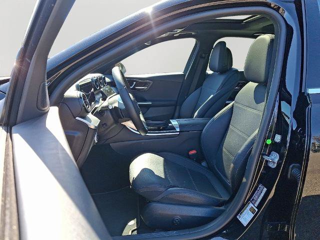 Used 2025 Mercedes-Benz C 300 4MATIC Sedan image 14