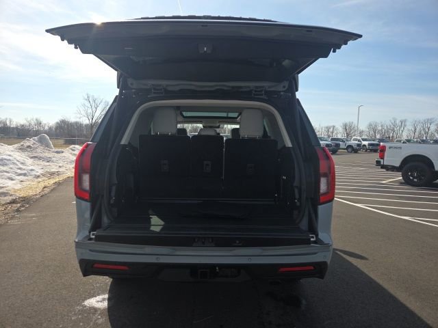 Certified 2025 Ford Expedition Active image 9