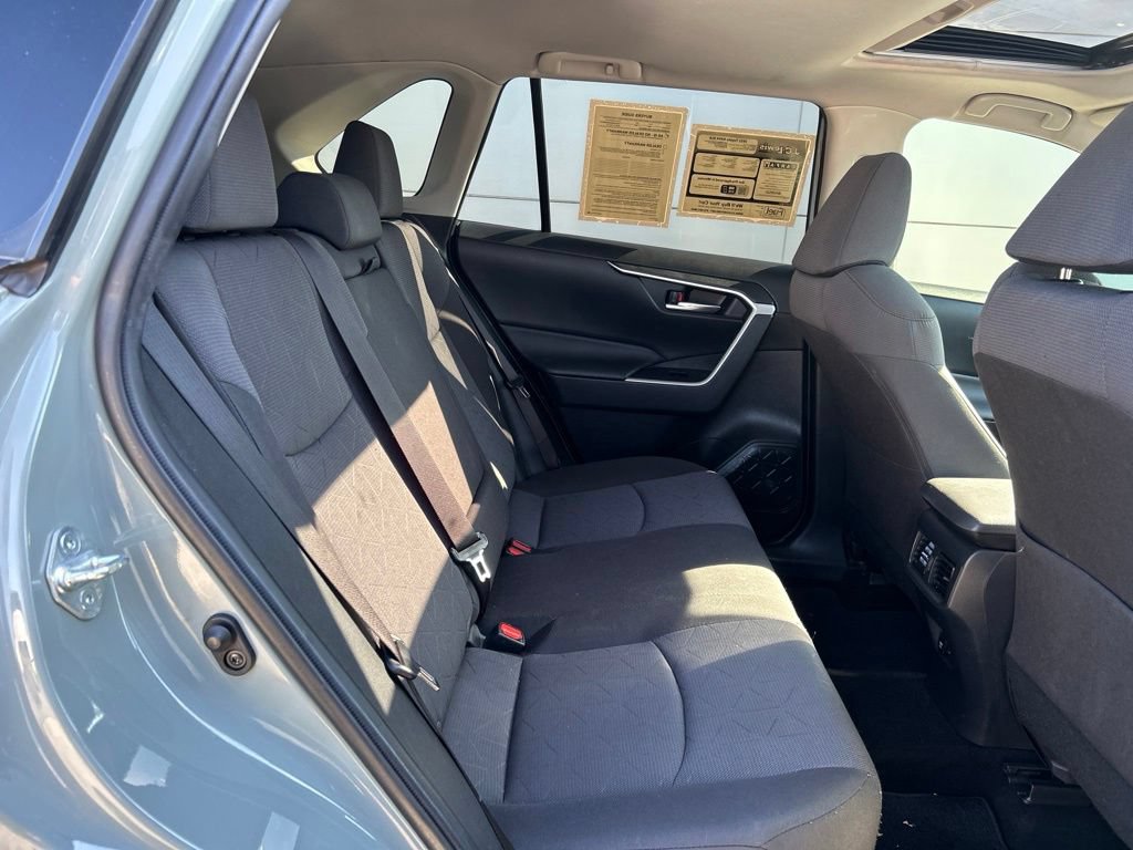 Used 2021 Toyota RAV4 XLE w/ Convenience Package FWD image 25