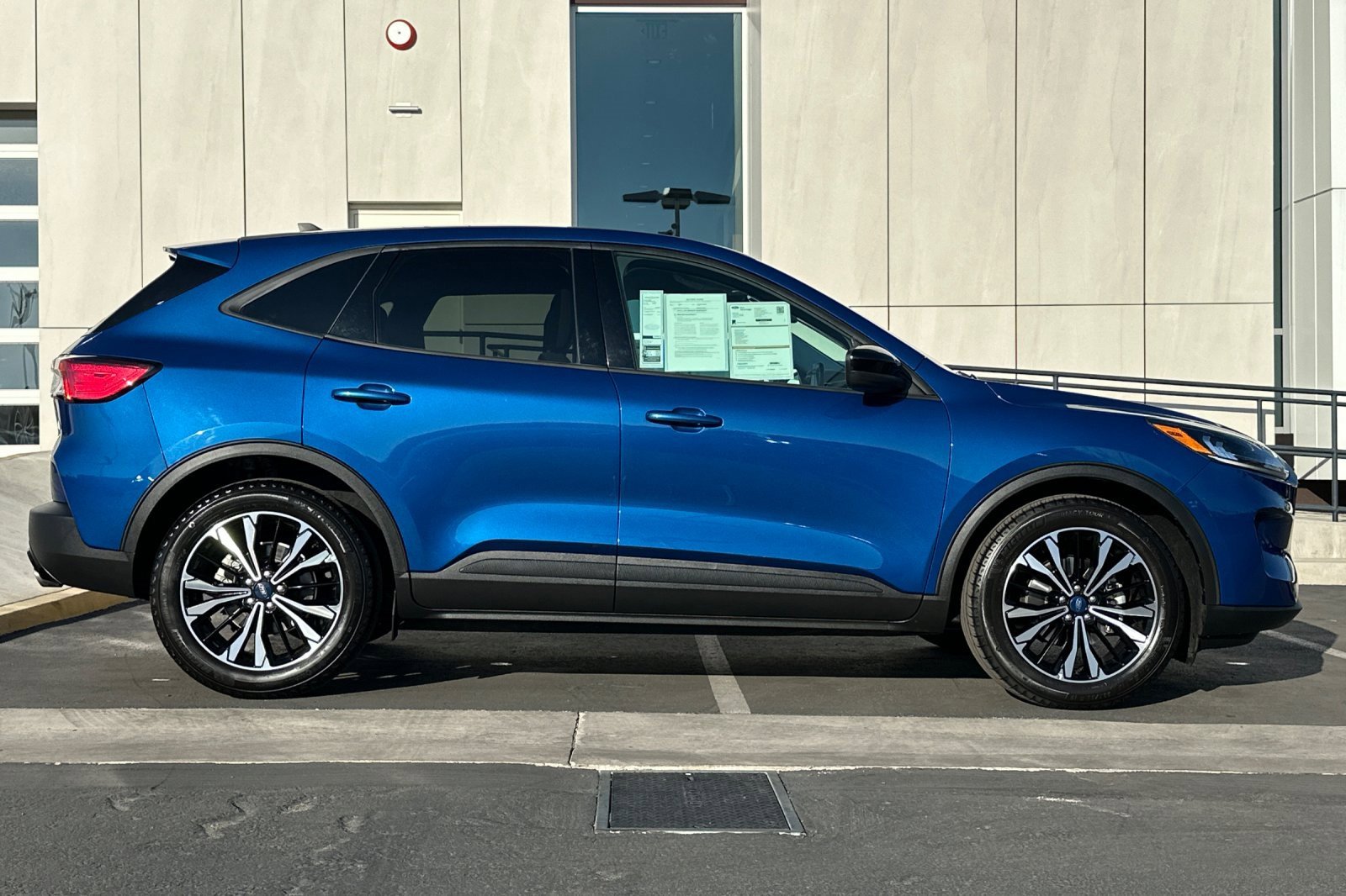 Certified 2022 Ford Escape SE w/ SE Sport Appearance Package image 2