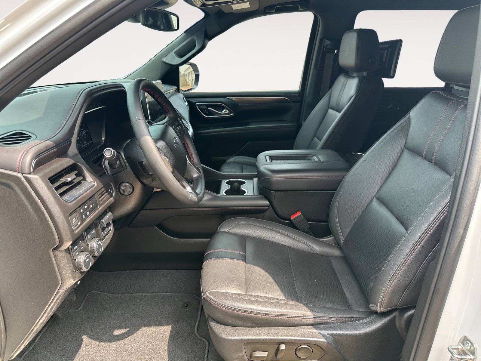 Used 2023 Chevrolet Suburban RST w/ Sport Performance Package AWD/4WD image 9
