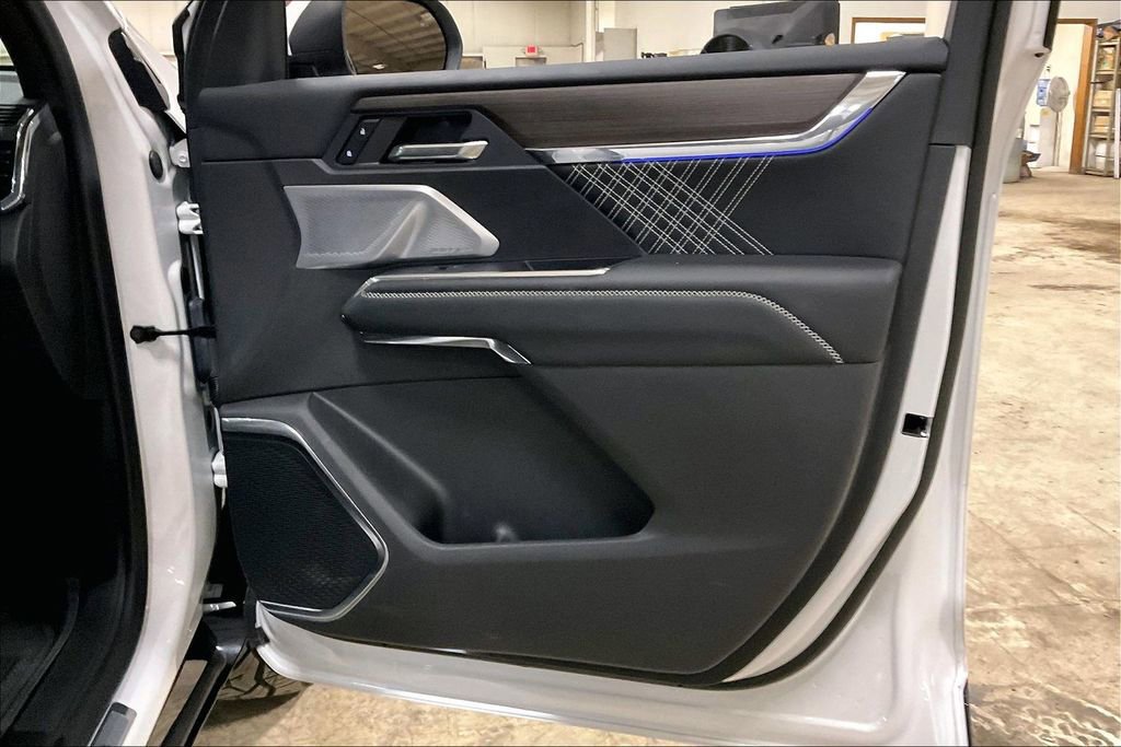 Used 2024 GMC Acadia Denali w/ Super Cruise Package image 23