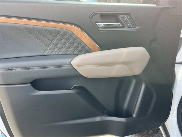 Used 2024 GMC Canyon Denali image 28