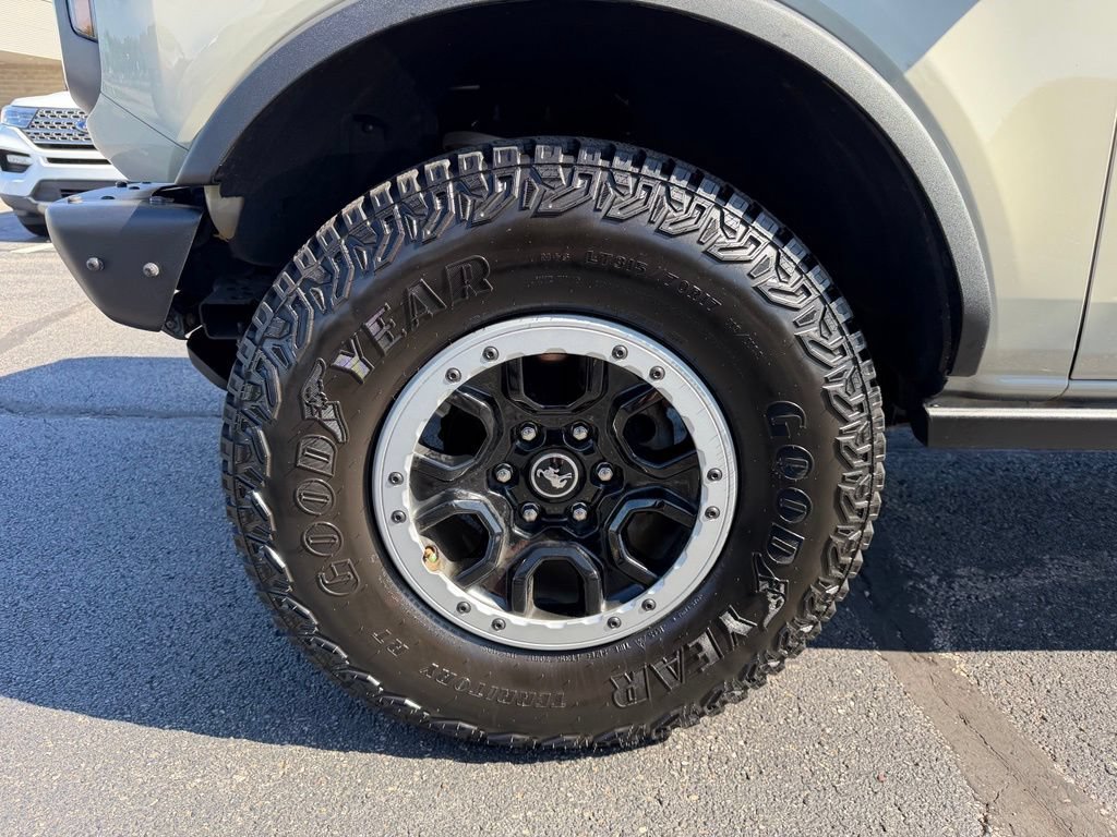 Certified 2025 Ford Bronco Badlands w/ Sasquatch Package AWD/4WD image 12