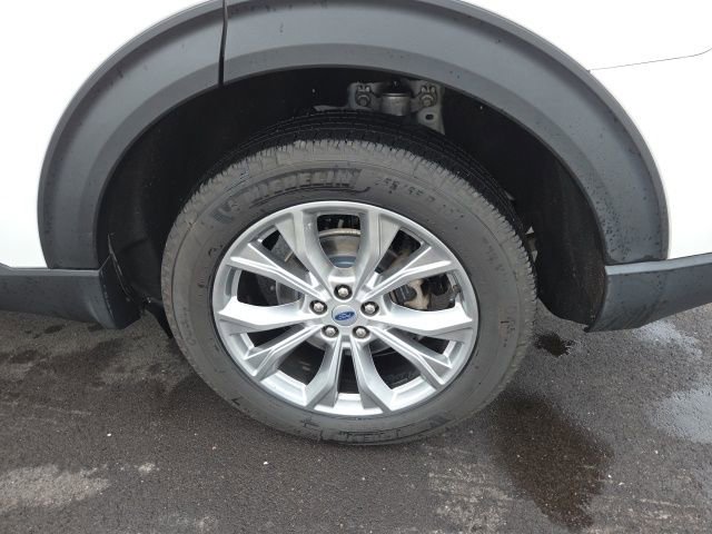 Certified 2023 Ford Explorer XLT w/ Equipment Group 202A image 15