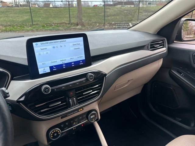 Certified 2020 Ford Escape SEL image 30