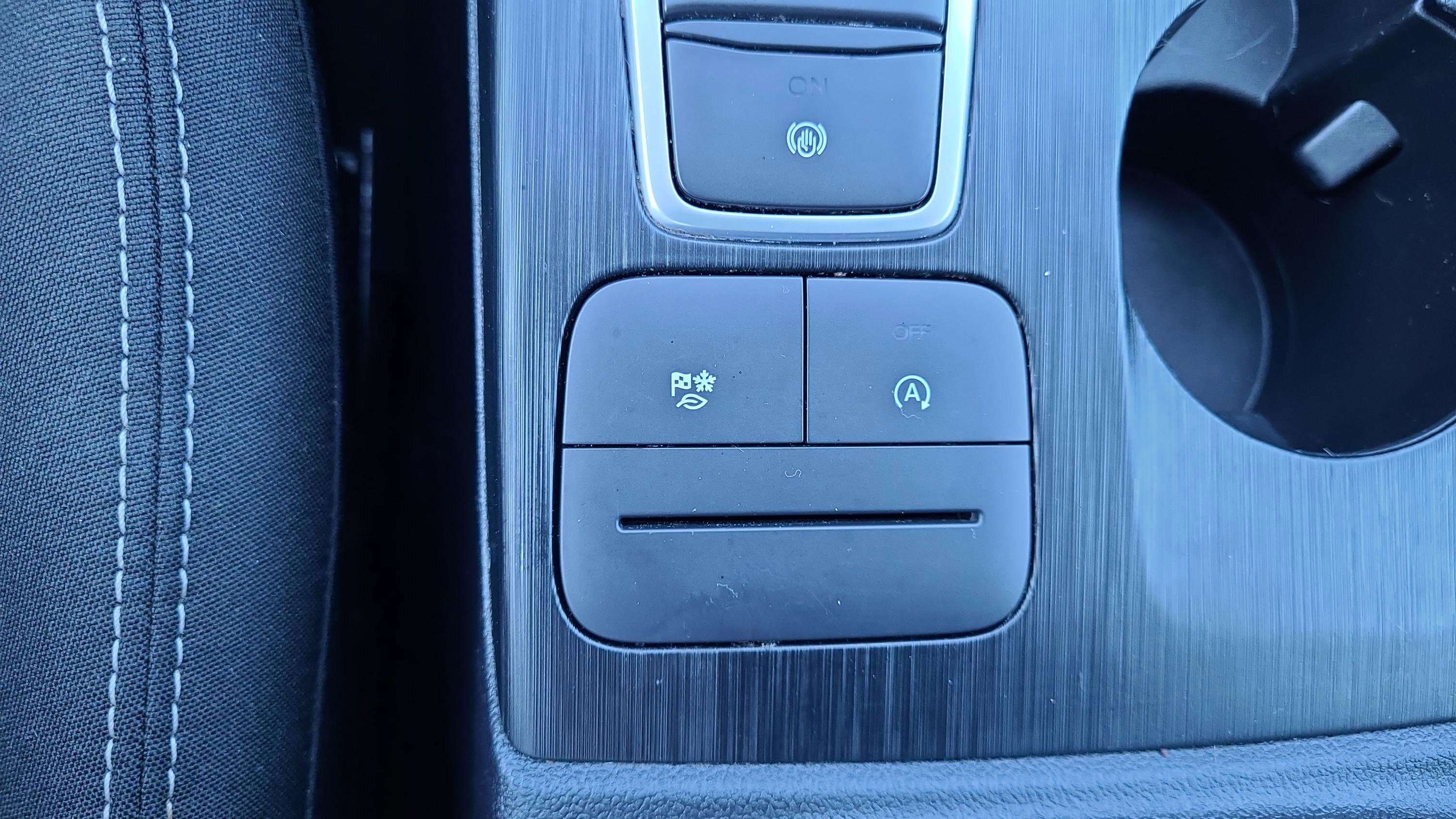 Certified 2023 Ford Escape Active AWD/4WD image 23