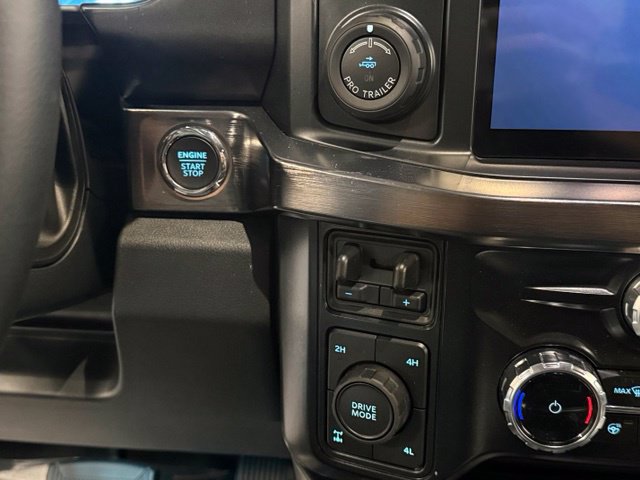Certified 2025 Ford F250 Lariat w/ Lariat Ultimate Package AWD/4WD image 18
