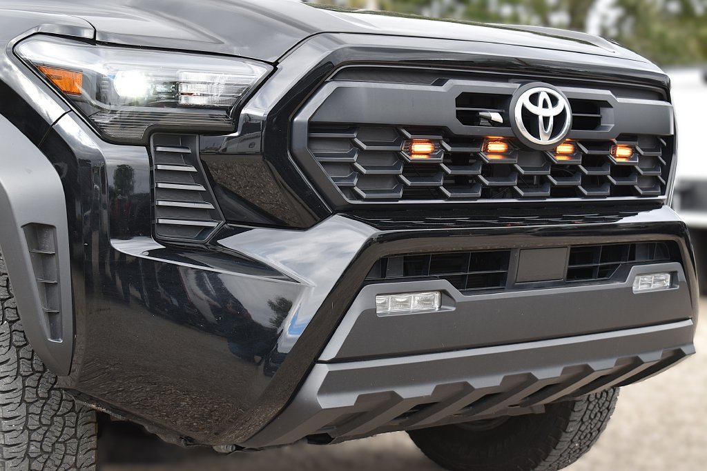 Used 2024 Toyota Tacoma TRD Off-Road AWD/4WD image 5