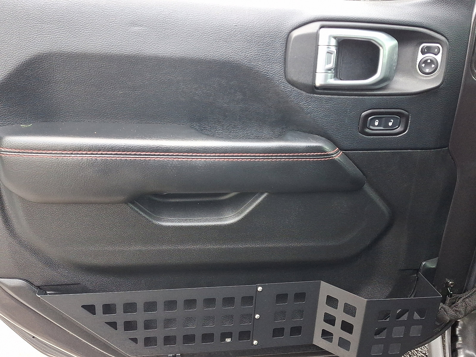 Used 2018 Jeep Wrangler Unlimited Rubicon w/ Dual Top Group image 15