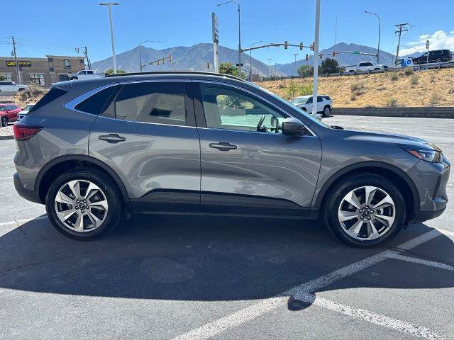 Certified 2025 Ford Escape Platinum AWD/4WD image 11