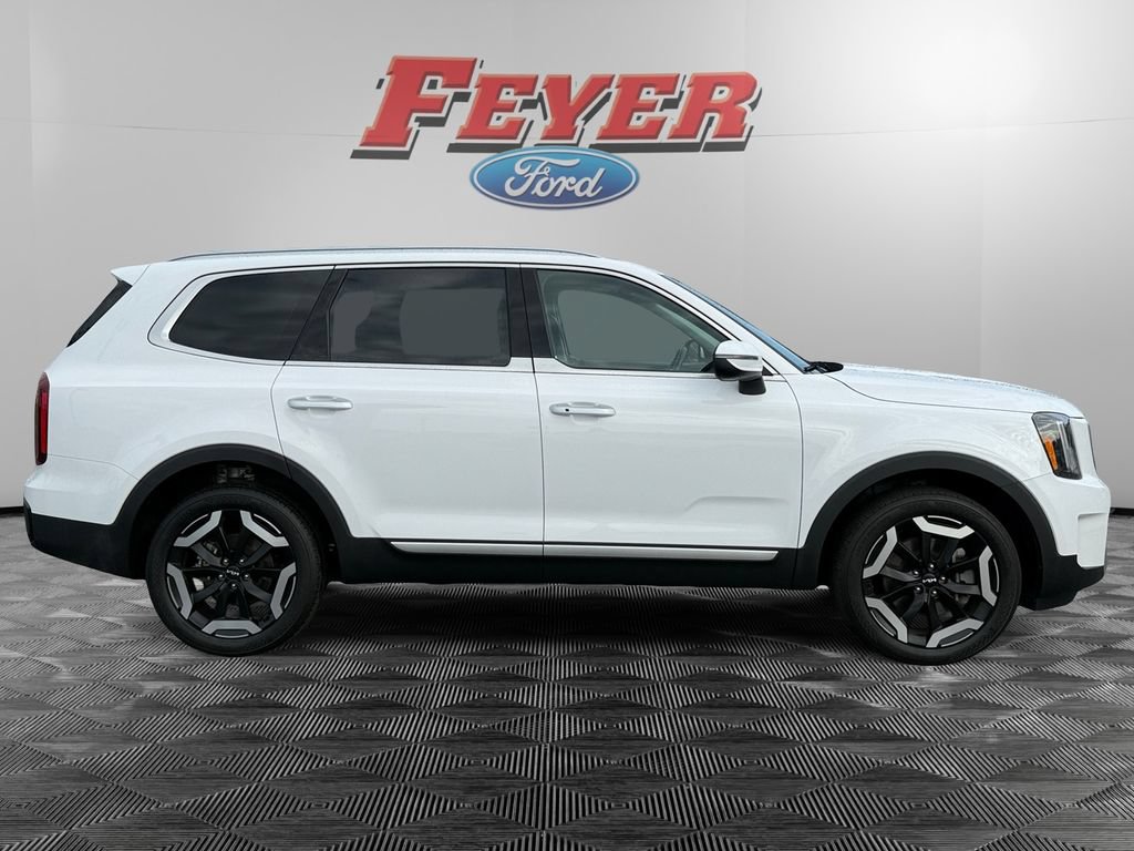 Used 2025 Kia Telluride S FWD image 6
