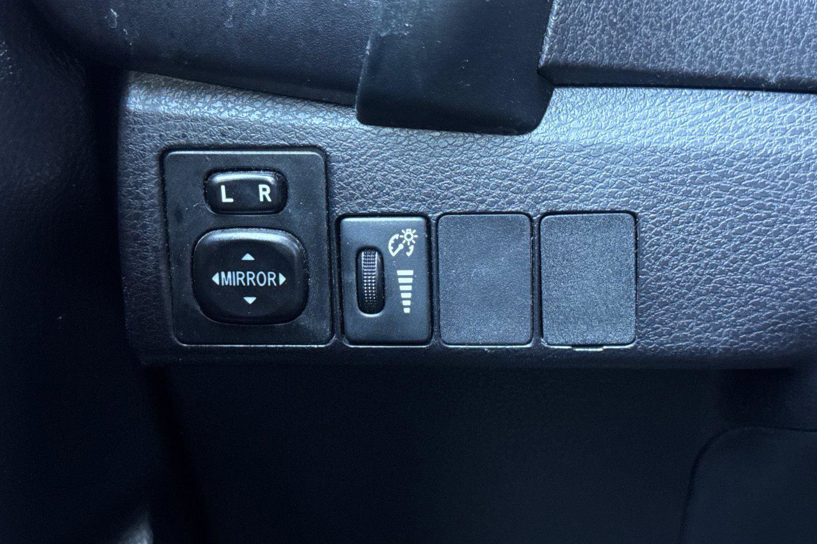 Used 2017 Toyota Corolla SE image 23