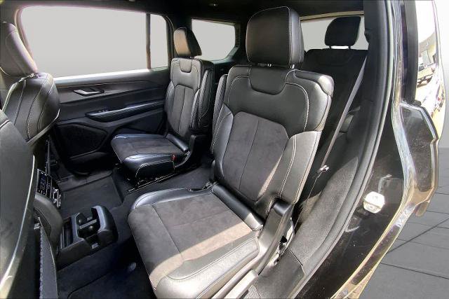 Used 2023 Jeep Grand Cherokee L Laredo RWD image 19