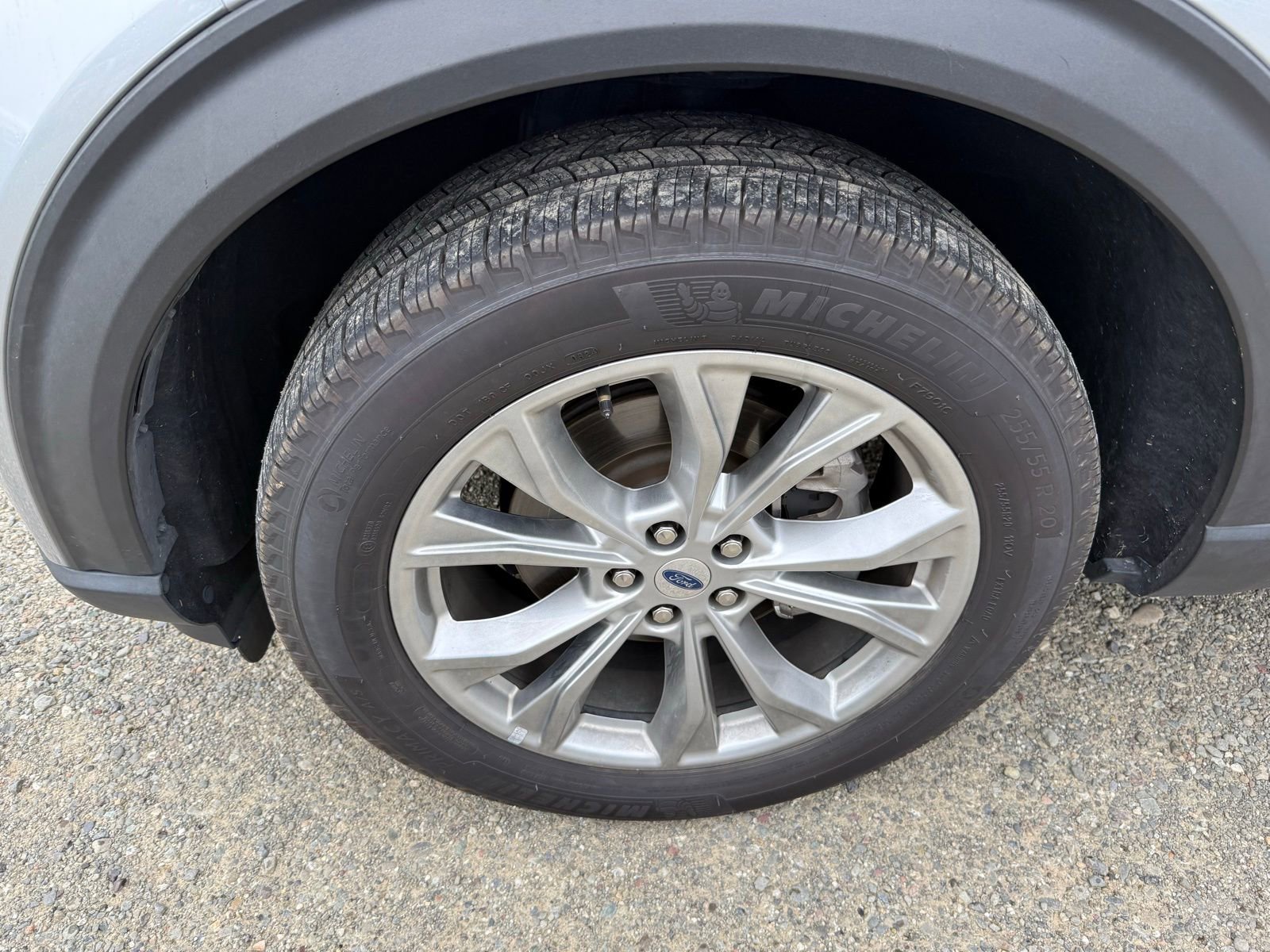 Certified 2022 Ford Explorer XLT w/ Equipment Group 202A AWD/4WD image 9