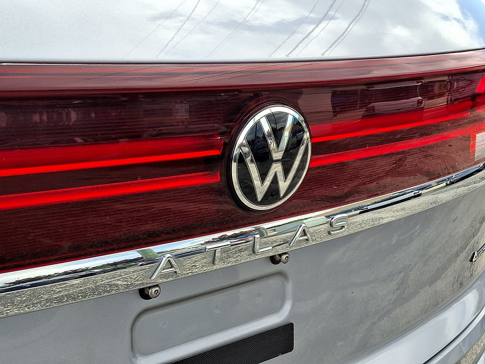 Used 2024 Volkswagen Atlas Cross Sport SE AWD/4WD image 30